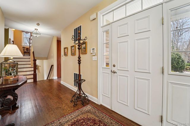 25 Navajo Trail, Sloatsburg, NY 10974