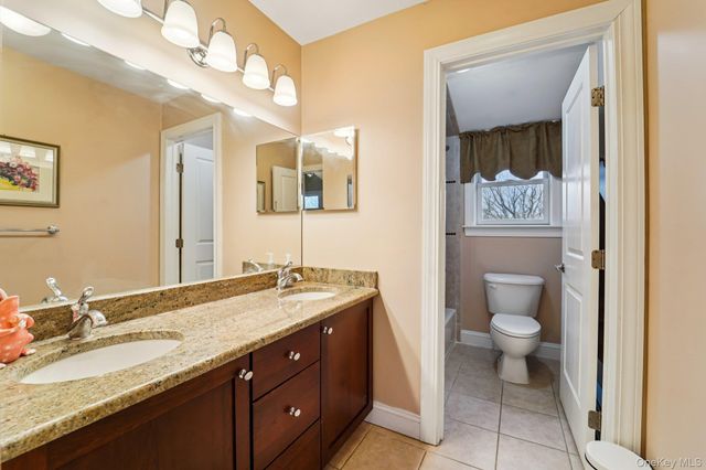 25 Navajo Trail, Sloatsburg, NY 10974