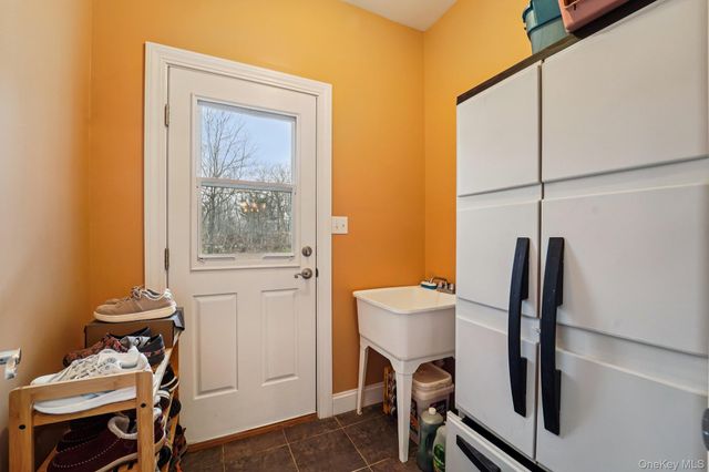 25 Navajo Trail, Sloatsburg, NY 10974