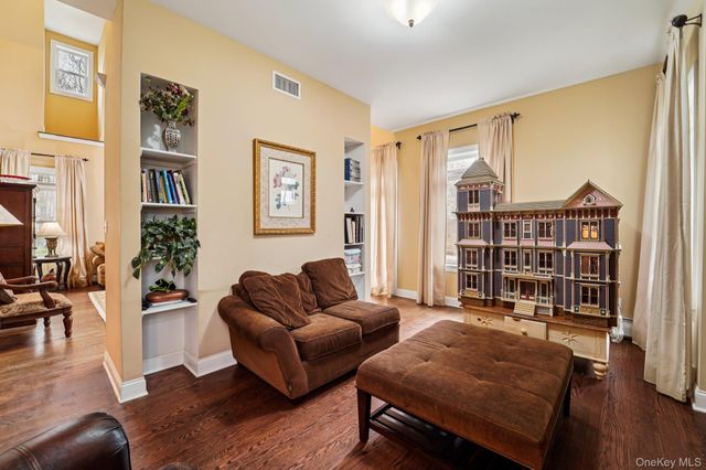 25 Navajo Trail, Sloatsburg, NY 10974