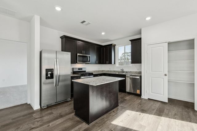 311 Ruby Ford Drive, Baytown, TX 77523