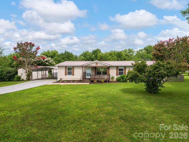 260 Divide Loop, Flat Rock, NC 28731
