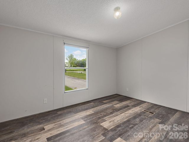 260 Divide Loop, Flat Rock, NC 28731