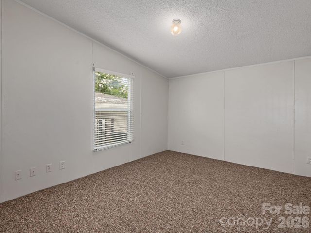260 Divide Loop, Flat Rock, NC 28731
