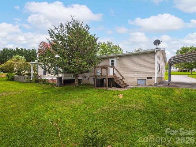 260 Divide Loop, Flat Rock, NC 28731