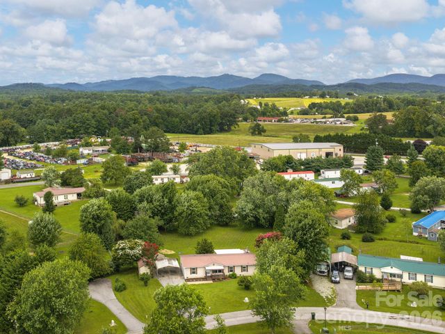 260 Divide Loop, Flat Rock, NC 28731