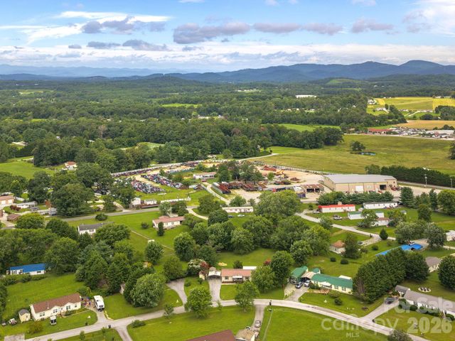 260 Divide Loop, Flat Rock, NC 28731