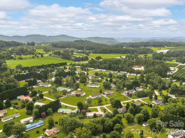 260 Divide Loop, Flat Rock, NC 28731