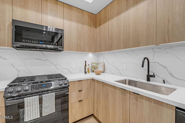 178 S Euclid Avenue 310, Pasadena, CA 91101