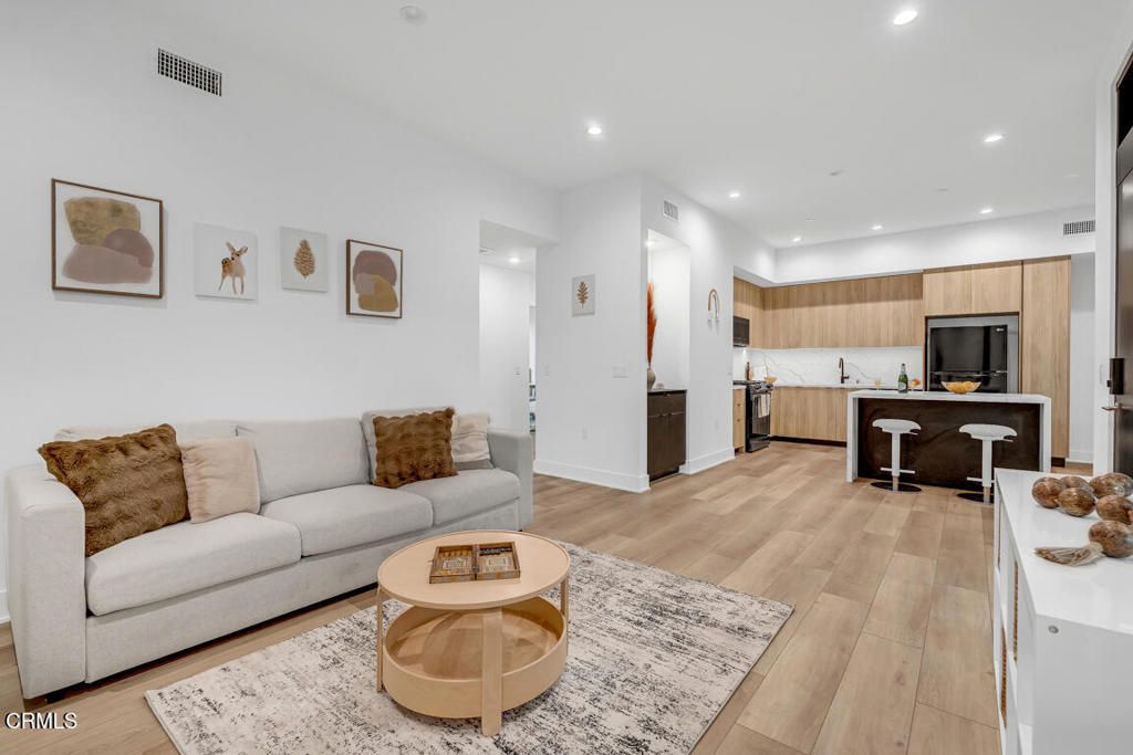 178 S Euclid Avenue 310, Pasadena, CA 91101