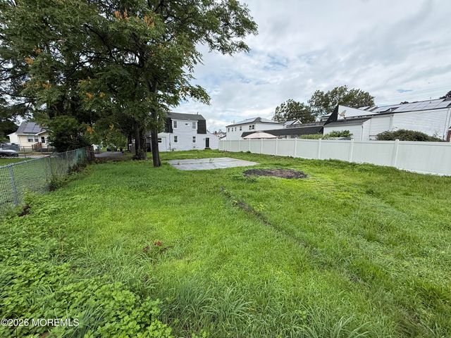 5 Leroy Place, Keansburg, NJ 07734
