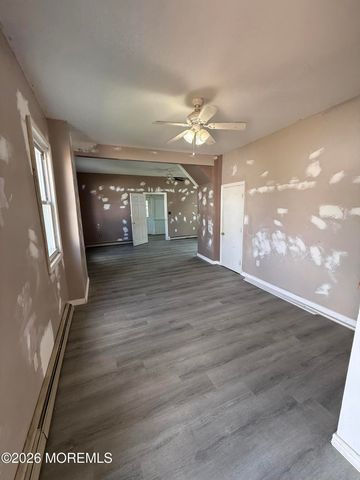 5 Leroy Place, Keansburg, NJ 07734