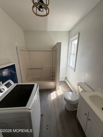 5 Leroy Place, Keansburg, NJ 07734