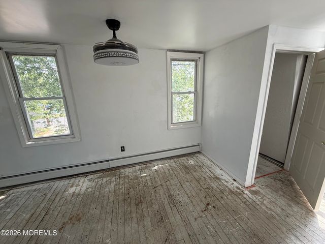 5 Leroy Place, Keansburg, NJ 07734