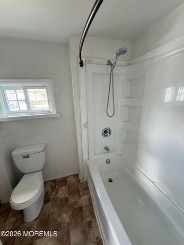 5 Leroy Place, Keansburg, NJ 07734