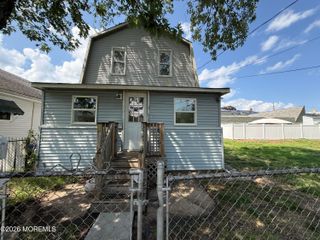 5 Leroy Place, Keansburg, NJ 07734