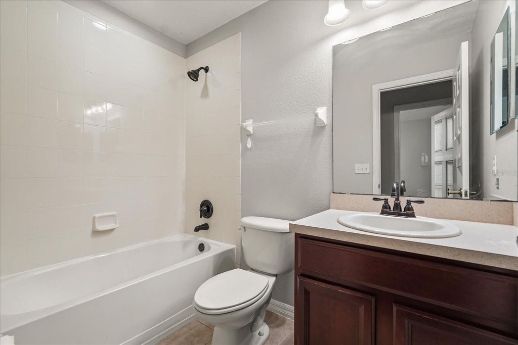 Image 17 of property listing at 13536 TEA ROSE WAY 119, Orlando, FL 32824