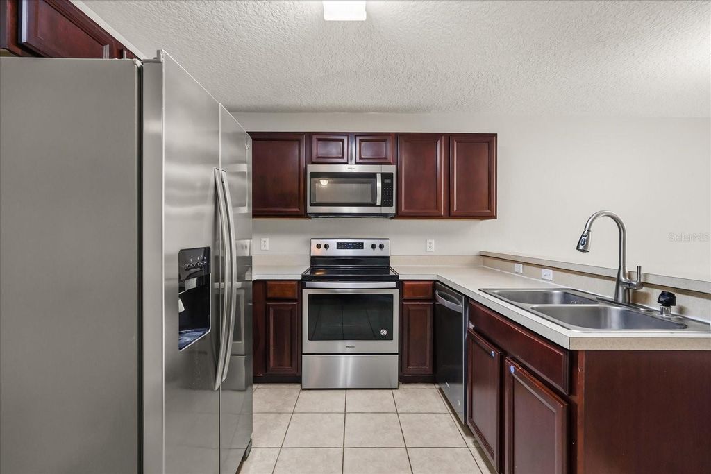 Image 10 of property listing at 13536 TEA ROSE WAY 119, Orlando, FL 32824