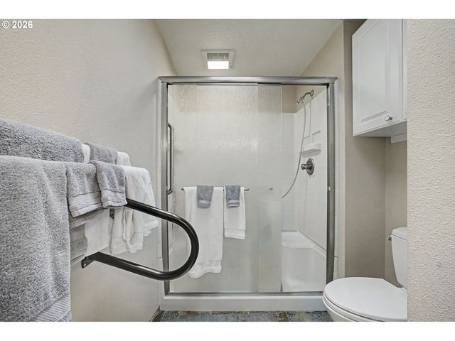 13066 Sw BEDFORD St, Portland, OR 97224