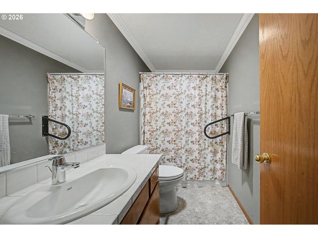 13066 Sw BEDFORD St, Portland, OR 97224