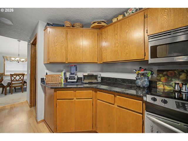 13066 Sw BEDFORD St, Portland, OR 97224