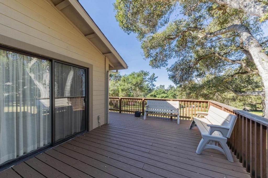 Image 11 of property listing at 6959 Valle Pacifico Road, Salinas, CA 93907