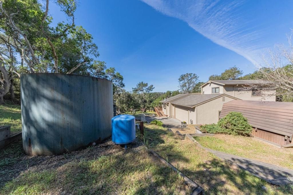 Image 15 of property listing at 6959 Valle Pacifico Road, Salinas, CA 93907