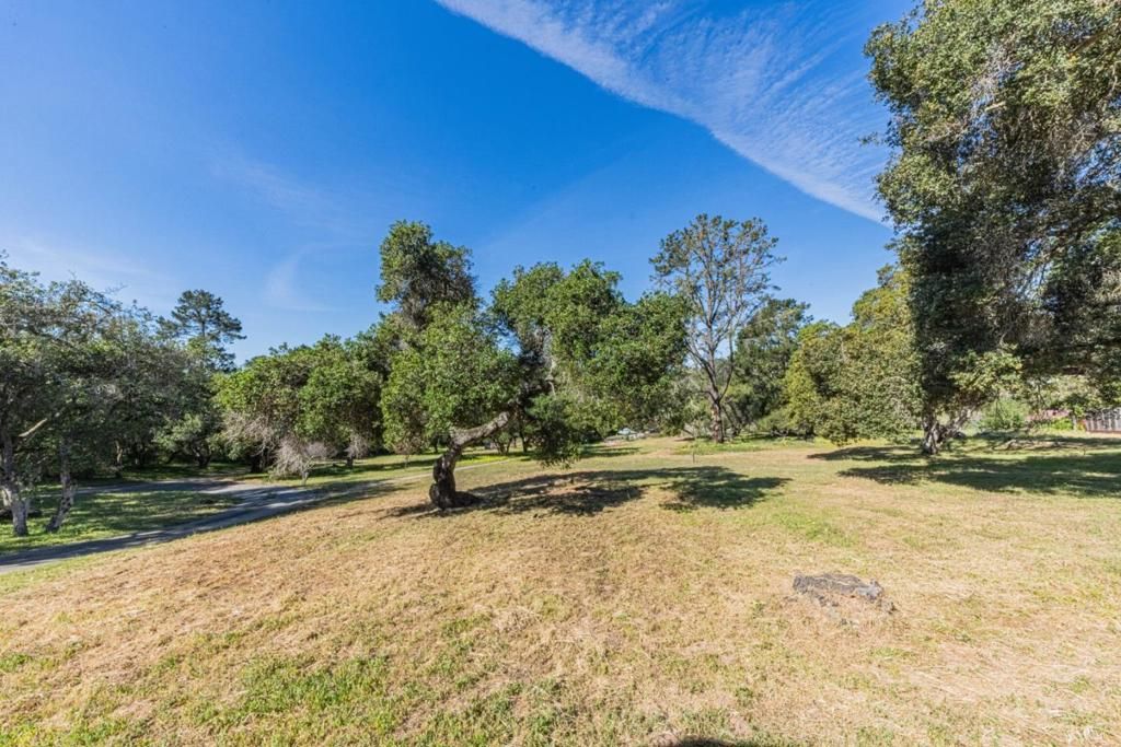 Image 3 of property listing at 6959 Valle Pacifico Road, Salinas, CA 93907