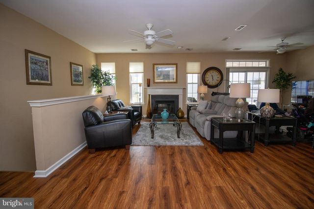 803 W FOX HOUND CHASE, Glen Mills, PA 19342