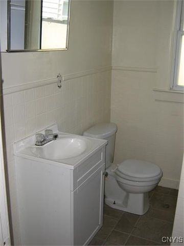 121 Sedgwick Street, Syracuse, NY 13203