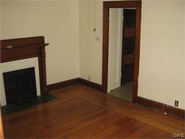 121 Sedgwick Street, Syracuse, NY 13203