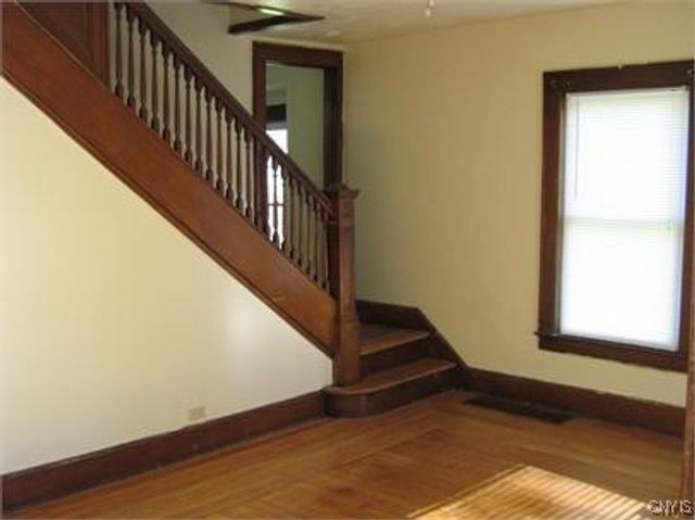 121 Sedgwick Street, Syracuse, NY 13203