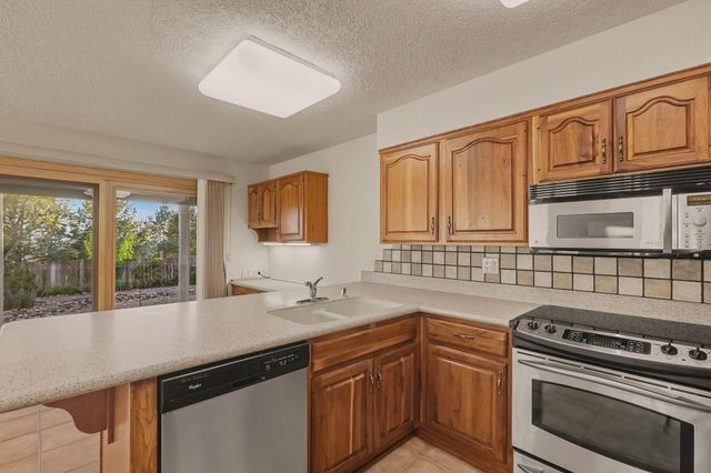 1137 Marigold Drive NE, Albuquerque, NM 87122