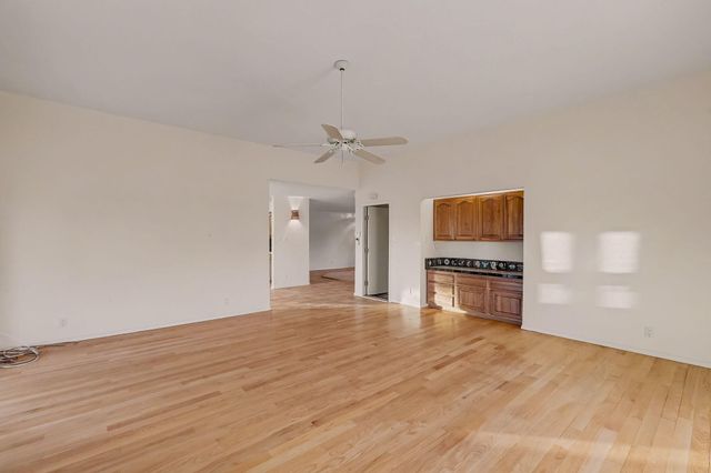 1137 Marigold Drive NE, Albuquerque, NM 87122
