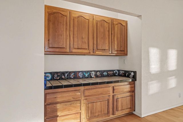 1137 Marigold Drive NE, Albuquerque, NM 87122
