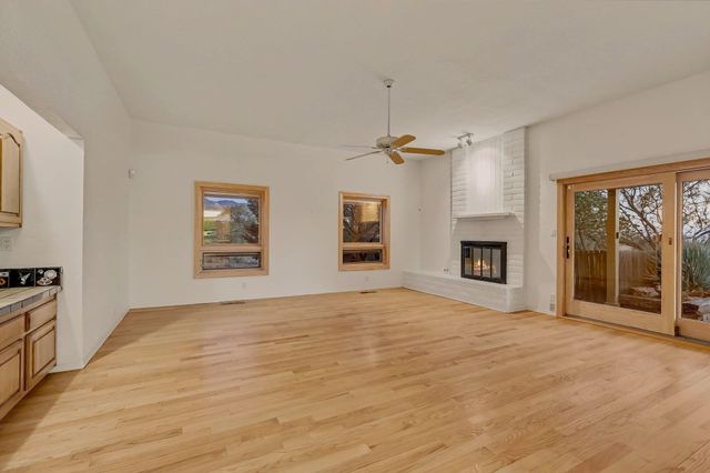 1137 Marigold Drive NE, Albuquerque, NM 87122