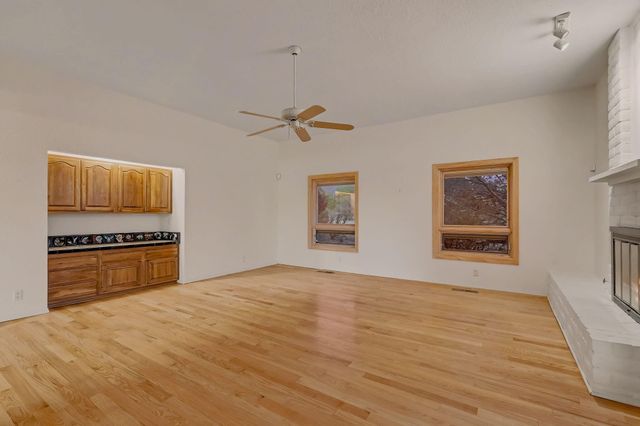 1137 Marigold Drive NE, Albuquerque, NM 87122