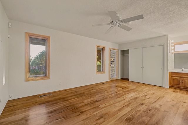 1137 Marigold Drive NE, Albuquerque, NM 87122