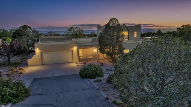 1137 Marigold Drive NE, Albuquerque, NM 87122