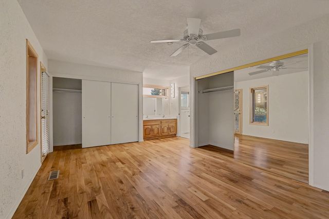 1137 Marigold Drive NE, Albuquerque, NM 87122