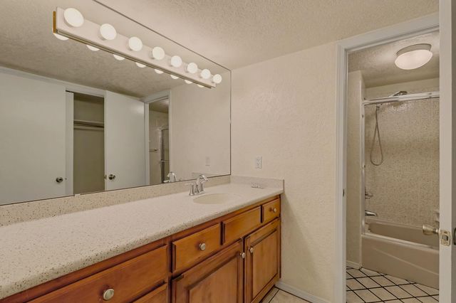 1137 Marigold Drive NE, Albuquerque, NM 87122