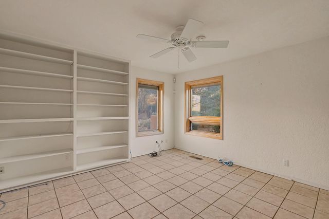 1137 Marigold Drive NE, Albuquerque, NM 87122