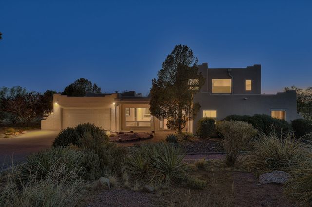 1137 Marigold Drive NE, Albuquerque, NM 87122