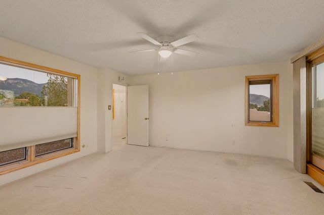 1137 Marigold Drive NE, Albuquerque, NM 87122