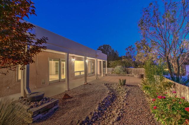 1137 Marigold Drive NE, Albuquerque, NM 87122