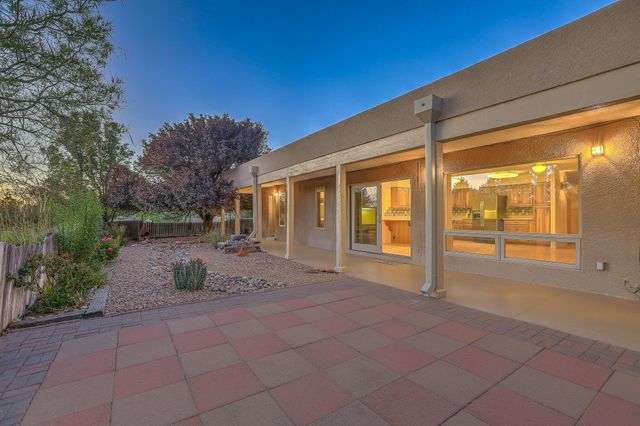 1137 Marigold Drive NE, Albuquerque, NM 87122