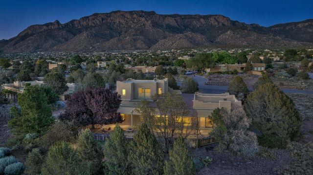 1137 Marigold Drive NE, Albuquerque, NM 87122