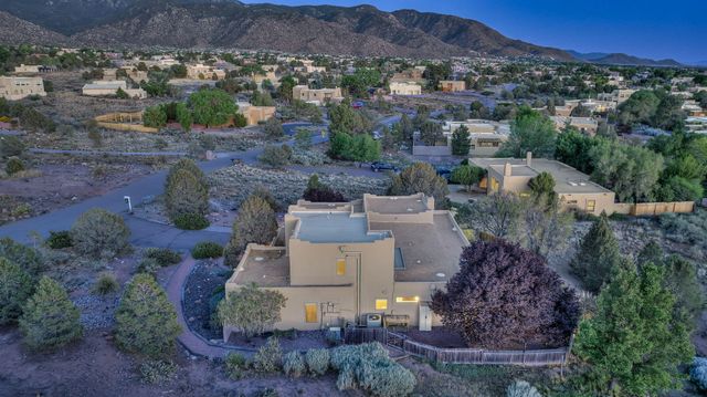 1137 Marigold Drive NE, Albuquerque, NM 87122
