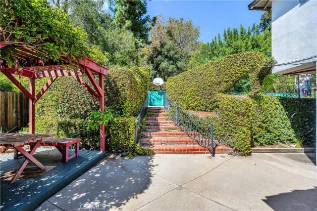 4317 Petit Avenue, Encino, CA 91436