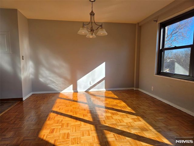2348 Linwood Avenue 3L, Fort Lee, NJ 07024